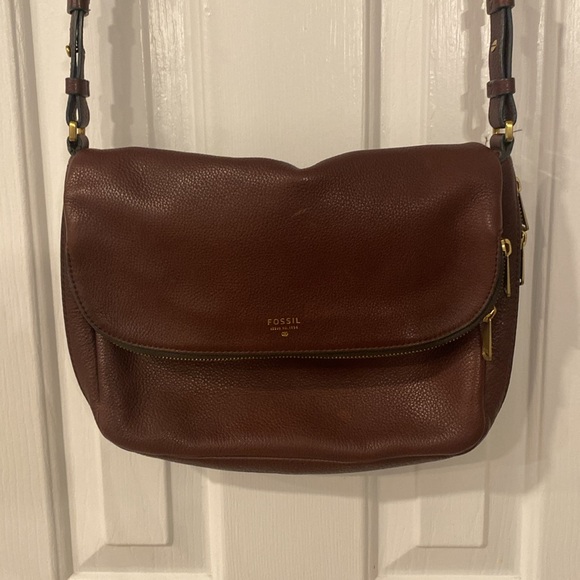 Fossil Handbags - Fossil Vintage Issue no 1954 Messenger crossbody purse